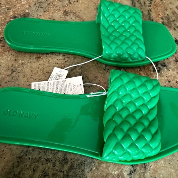 Old navy bright green slides size 7 - Picture 5 of 6